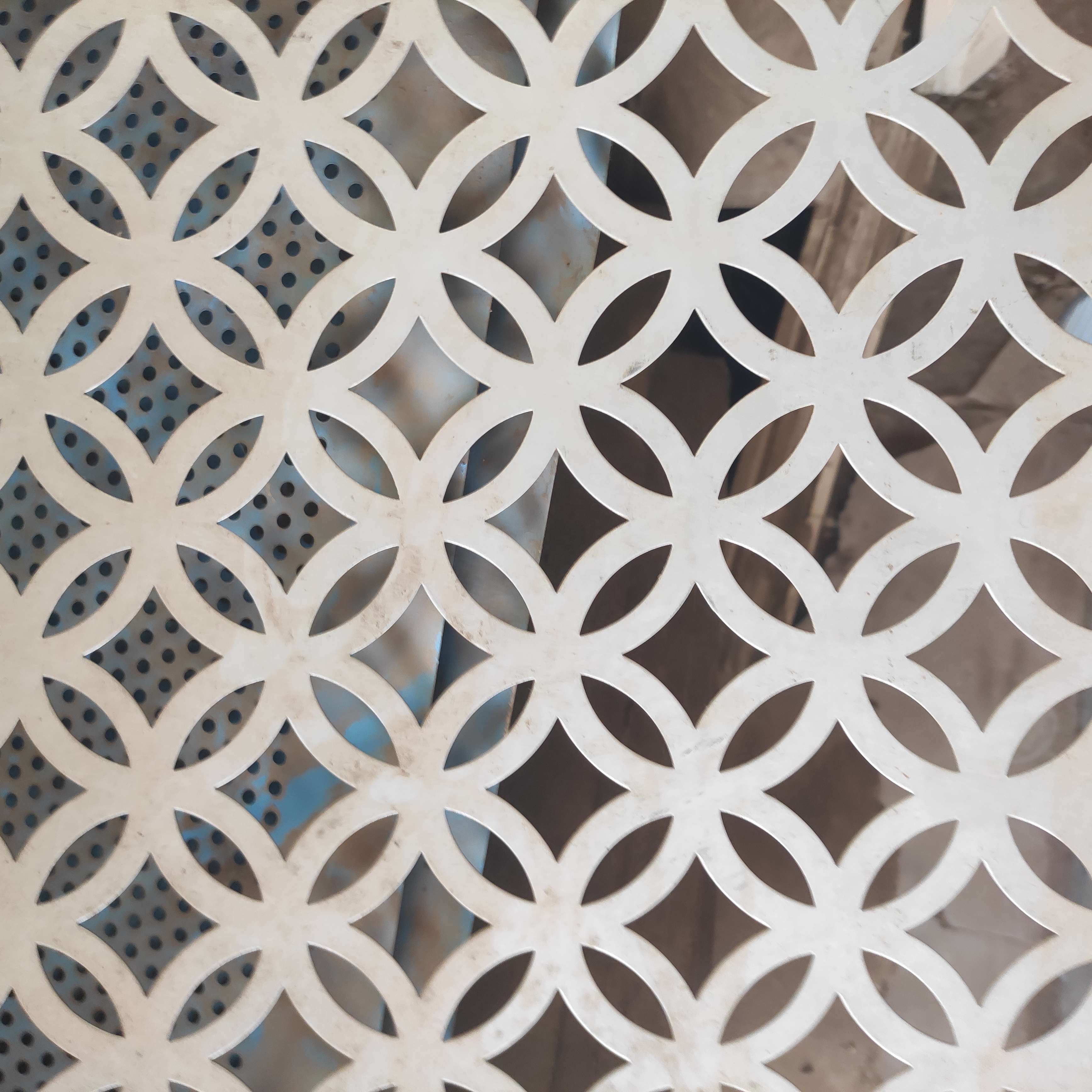 High Quality Small Hole Perforated Metal Sheet Stainless Steel Perforated Metal Mesh Shape Can Be Customized 201 304 316 