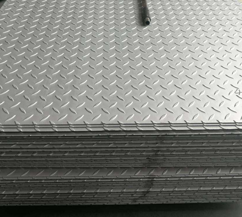 Customized ASTM 304 316 Anti skid Stainless Steel Checkered plate sizes / Stainless Steel Checkered sheet 