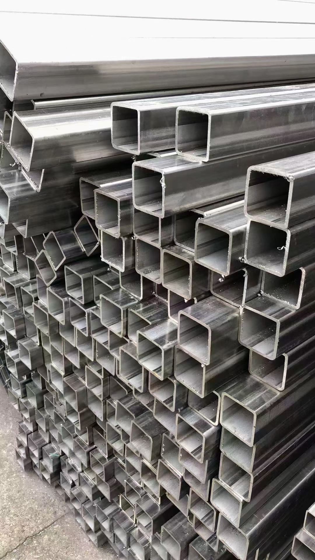 High Quality Square Stainless Steel Pipe 316 304 430 201 310s 904L Stainless Steel Tube High Quality Stainless Steel Square Tube Rectangular Tubing Size